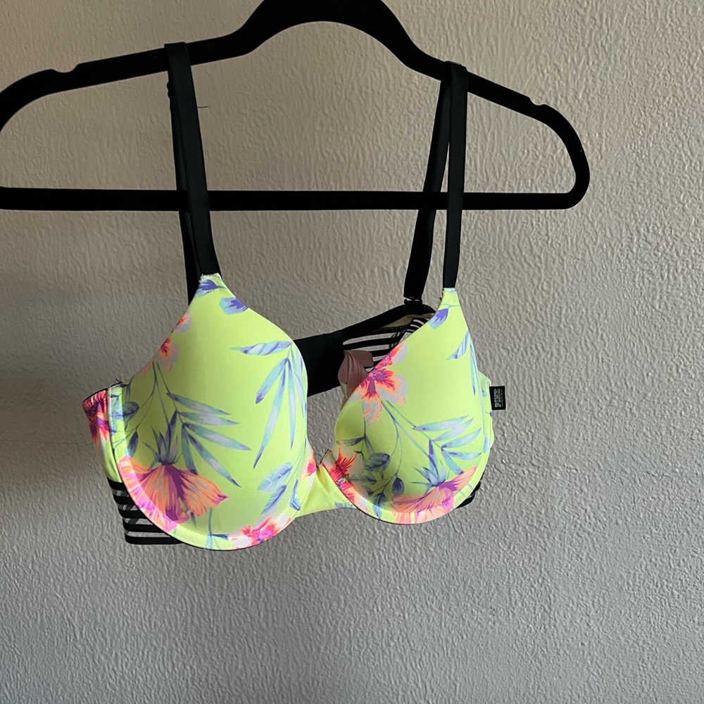 VS PINK Lightly Padded Bra (size:36C)
